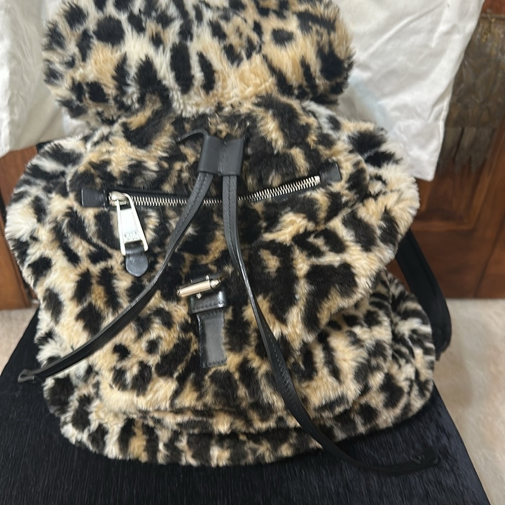 Backpack - Picture 7 of 8